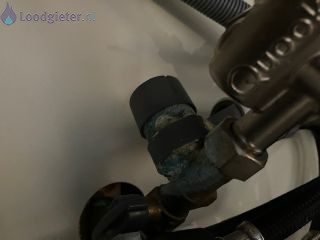 Loodgieter Keuken Inlaat combinatie lekt