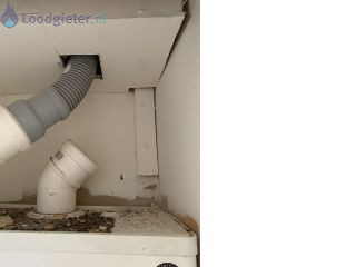 Loodgieter rookgasafvoer radiator knoppen controleren