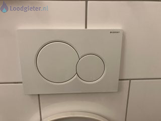 Loodgieter spoelknop toilet lam Reparatie spoelknop