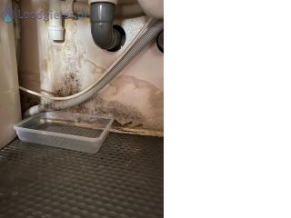 Loodgieter Apeldoorn Lekkage waterleiding of afvoer in het gootsteenkastje