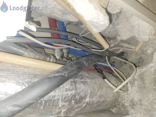 Loodgieter Leiding doorboord Flexibele cv-leiding doorboord
