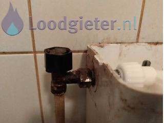 Loodgieter Hoekstopkraantje vervangen Langzaam vullend reservoir + hoekstopkraantje vervangen