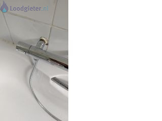 Loodgieter Douchekraan Douchekraan blijft lekken bij de bout van de S koppeling
