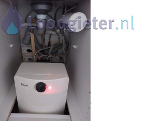 Loodgieter Lekkage Boiler Lekkage bij Daalderop kokend water kraan