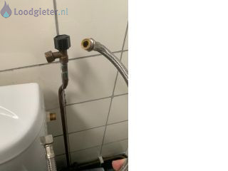 Loodgieter Lekkend hoekstopkraantje Lekkage hoekstopkraantje staand toilet