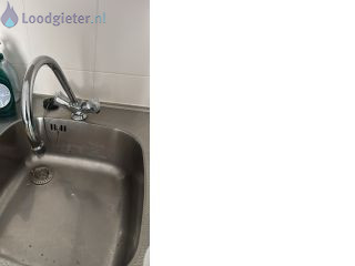 Loodgieter Keukenkraan zit los Keukenkraan zit los