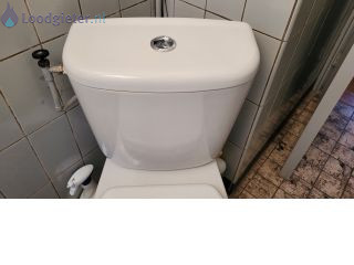 Loodgieter Stortbak wc vervangen Reparatie stortbak