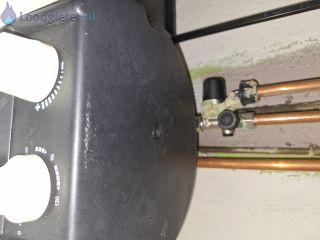 Loodgieter Lekkage Boiler Lekkage onderkant Inventum EDR 81 80L boiler