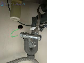 Loodgieter Waterleiding gesprongen Gesprongen warm waterleiding